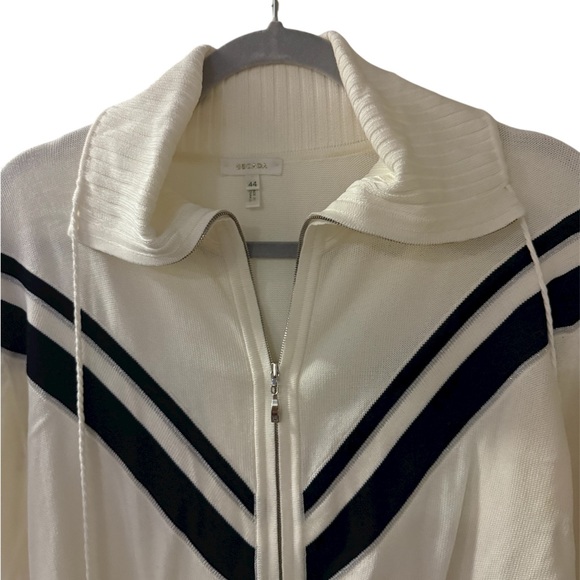 Luxury Knit Top - Picture 4 of 8